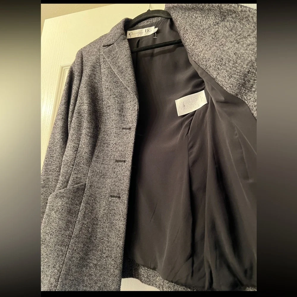 I bought this jacket in south cost plaza in Costa Mesa in 2021.